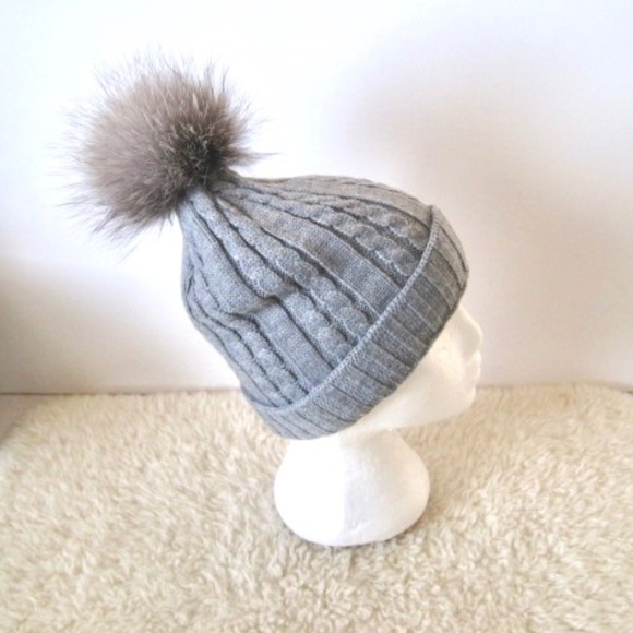 Cable Knit Beanie with Fox Pom Pom - Picture 3 of 8